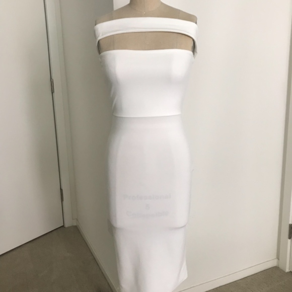 MISSGUIDED Cut Out Panel Bardot Bodycon Dress - Picture 2 of 4